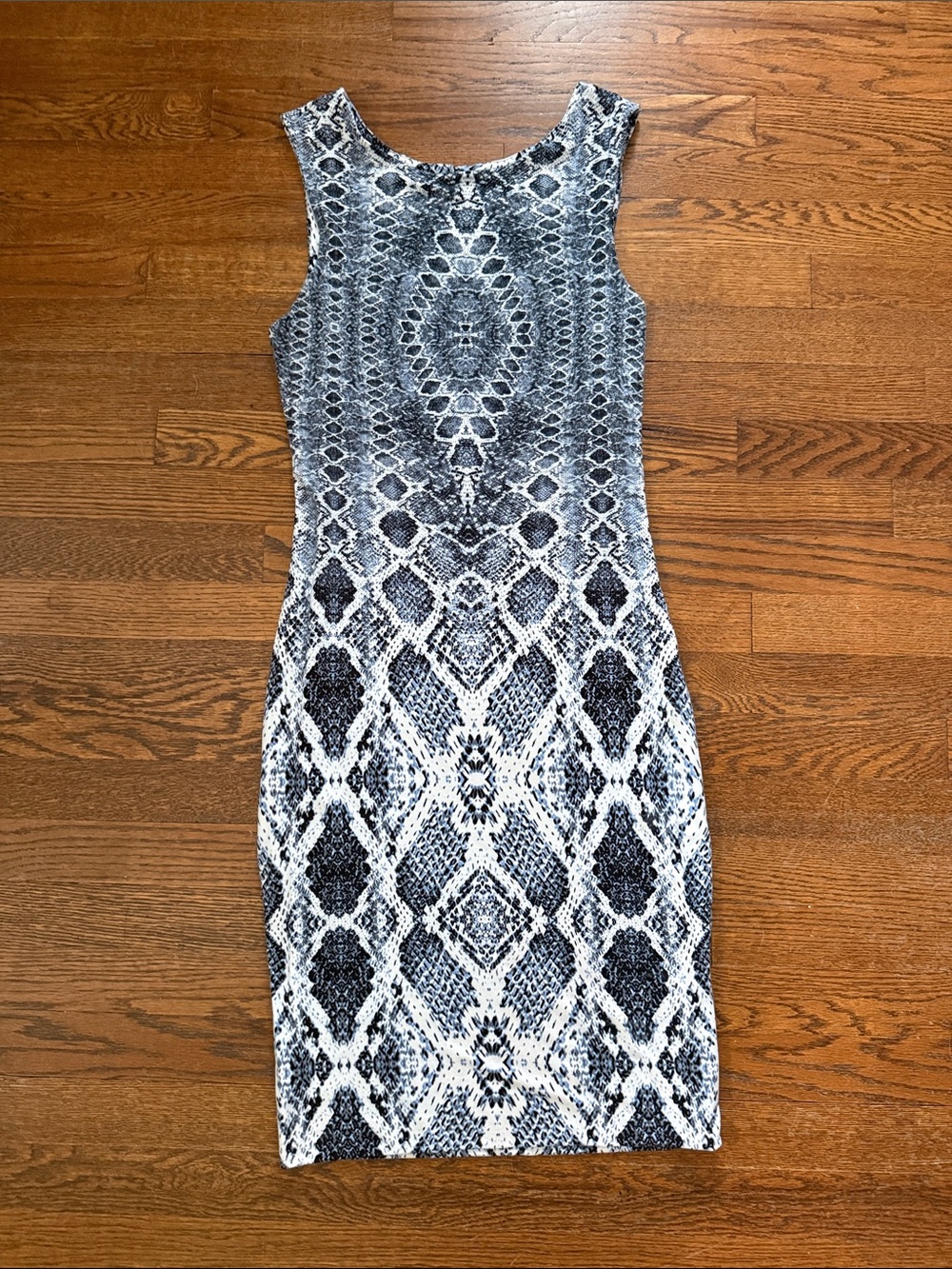 Sleeveless Snake Print Bodycon Dress - Blue & White by Tart